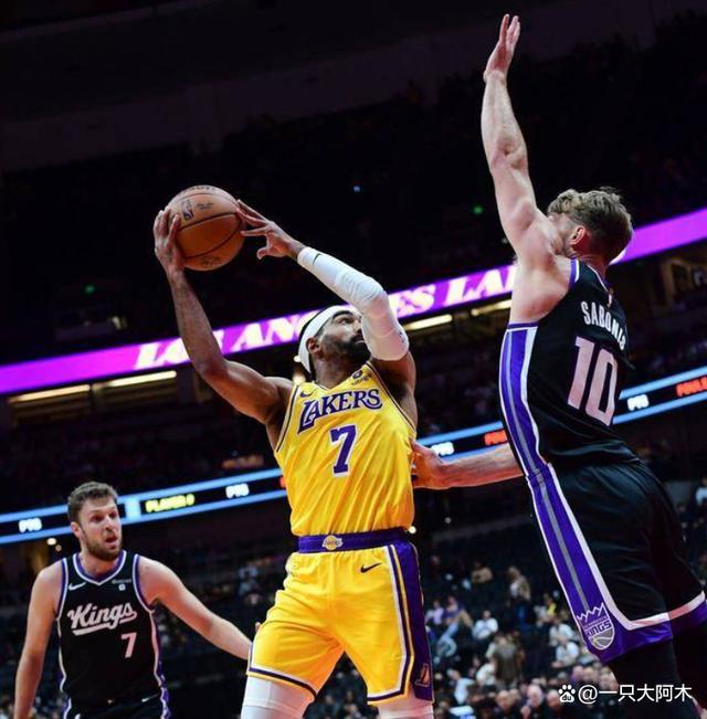 尼斯新援逐渐适应球队战术,贡献不俗(尼斯足球俱乐部主场) 尼斯新援逐渐适应球队战术,贡献不俗(尼斯足球俱乐部主场)